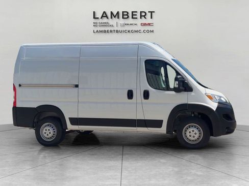 Used 2025 RAM ProMaster 2500 w/ Convenience Group FWD image 6