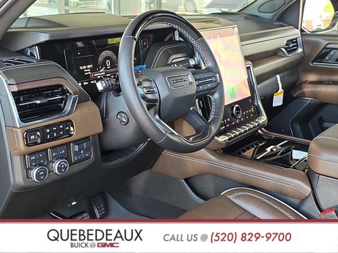 Used 2025 GMC Yukon Denali Ultimate AWD/4WD image 11