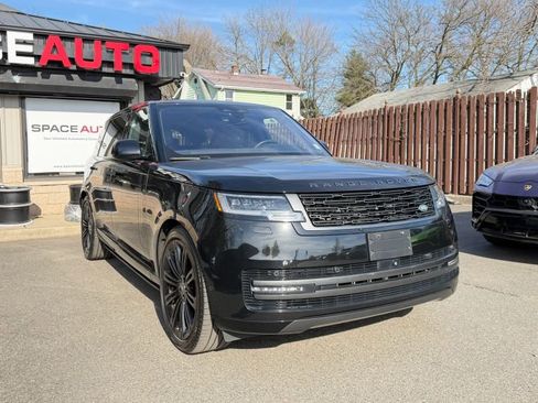 Used 2023 Land Rover Range Rover Long Wheelbase SE image 3
