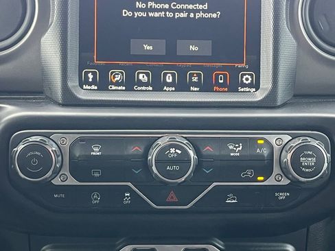 Used 2022 Jeep Wrangler Unlimited Sport w/ Sun And Sound Package AWD/4WD image 4