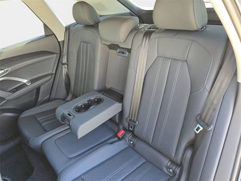 New 2025 Audi Q5 Prestige image 14