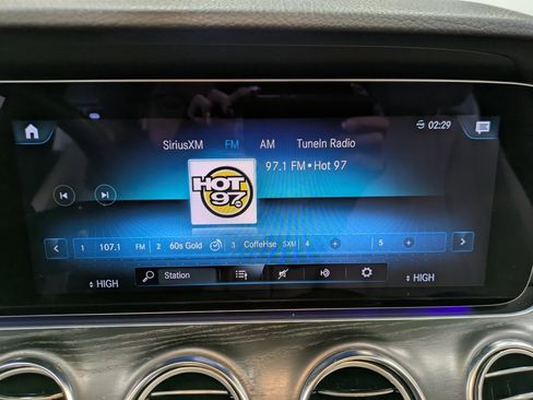 Used 2023 Mercedes-Benz E 350 4MATIC Sedan image 12