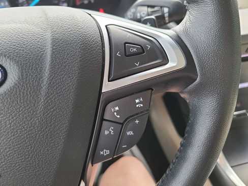 Used 2018 Ford Edge Titanium w/ Equipment Group 302A AWD/4WD image 12