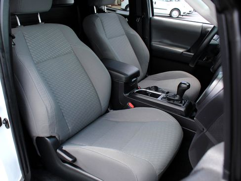 Used 2022 Toyota Tacoma SR image 28