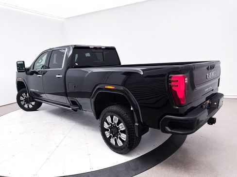 Used 2024 GMC Sierra 2500 Denali w/ Denali Reserve Package AWD/4WD image 2