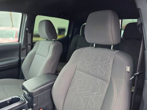 Used 2019 Toyota Tacoma TRD Sport image 17