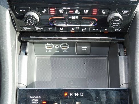 New 2025 Jeep Grand Cherokee L Limited w/ Luxury Tech Group II image 21