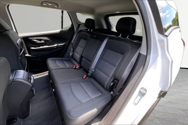 Used 2024 GMC Terrain SLE FWD image 16