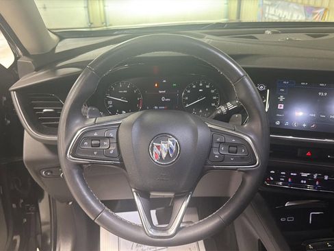 Used 2023 Buick Envision Preferred image 18