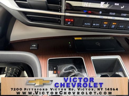 Used 2023 Toyota Sienna XLE image 21