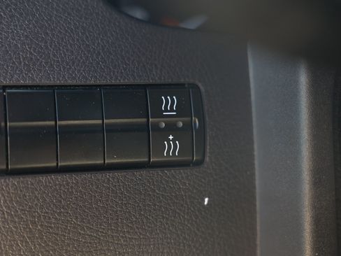 Used 2014 Mercedes-Benz Sprinter 2500 image 41