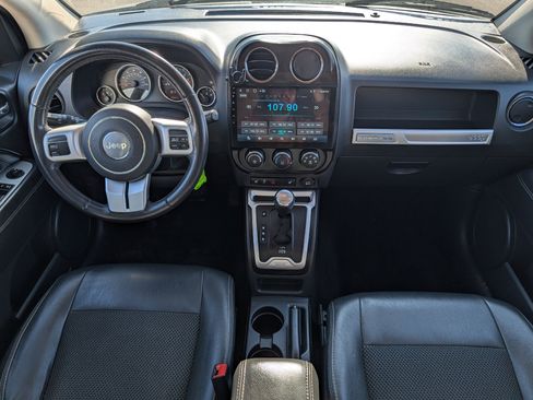 Used 2017 Jeep Compass Latitude image 10