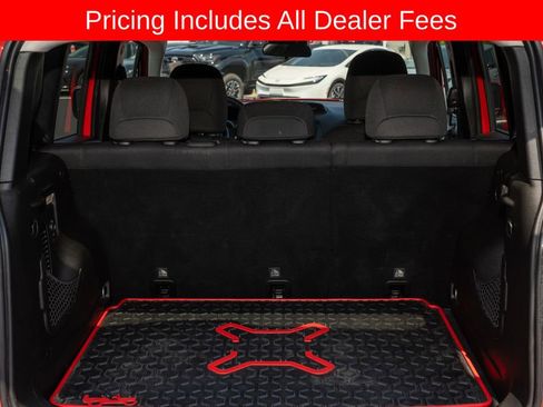 Used 2017 Jeep Renegade Latitude FWD image 5