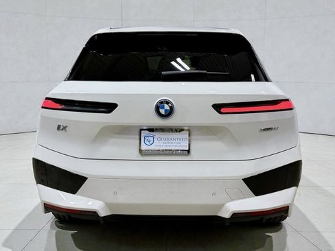 Used 2022 BMW iX xDrive50 w/ Premium Package image 11