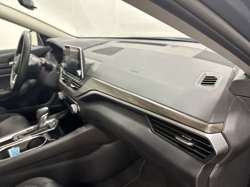Used 2024 Nissan Altima 2.5 SV FWD image 17