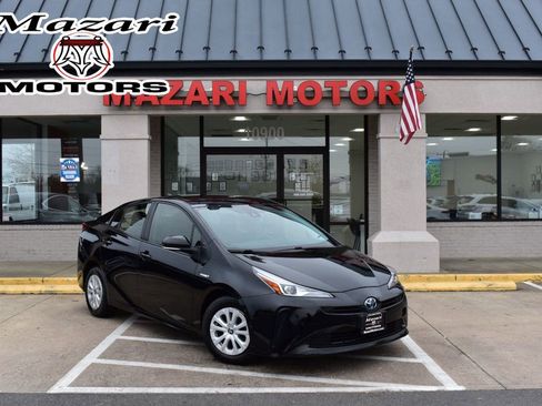 Used 2022 Toyota Prius LE image 1