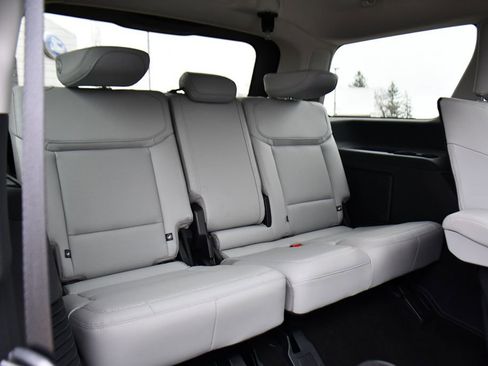Used 2025 Ford Expedition Platinum AWD/4WD image 19
