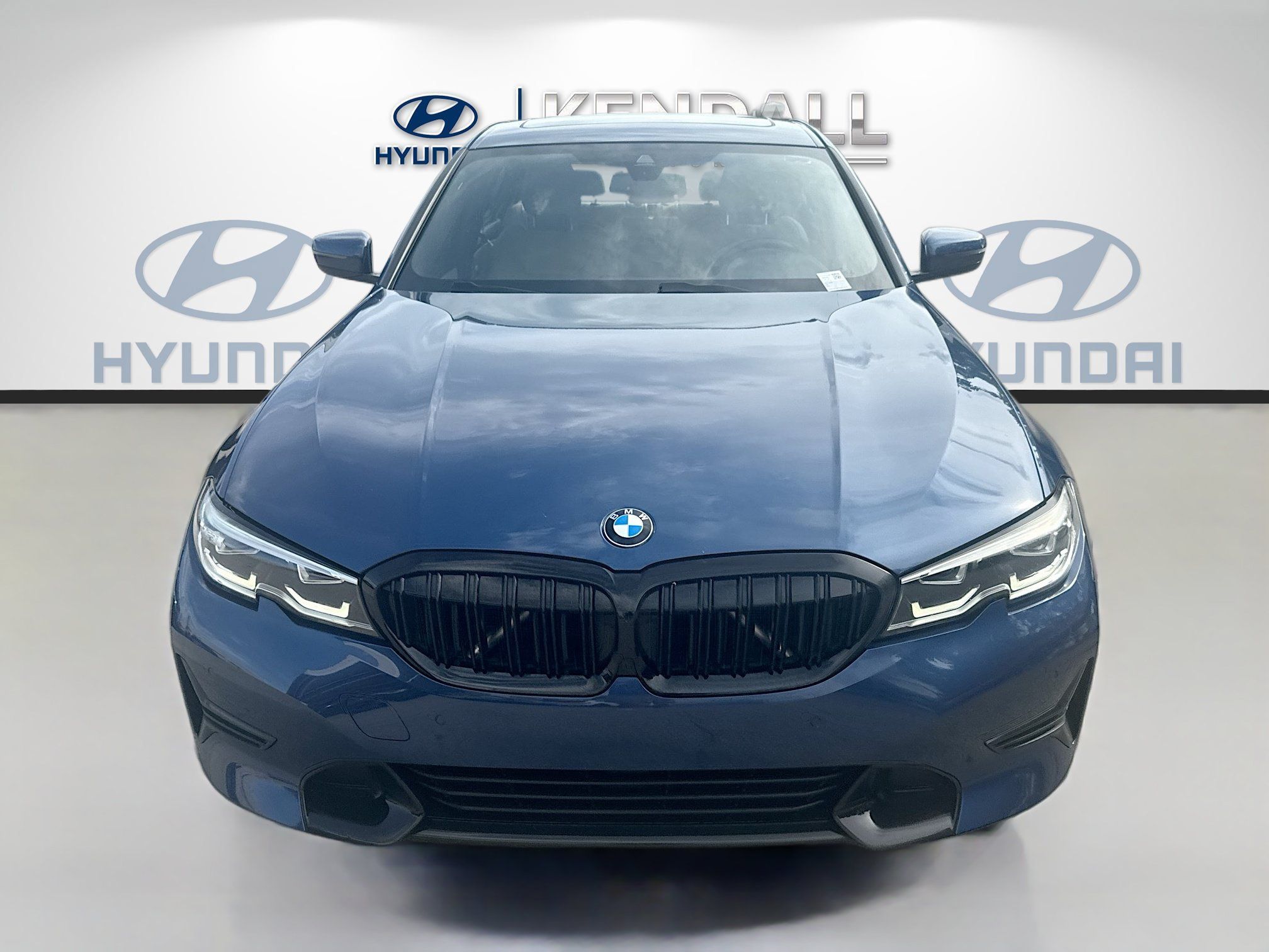 Used 2021 BMW 330i Sedan w/ Convenience Package RWD image 2