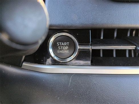 Used 2022 Mitsubishi Outlander SE image 21