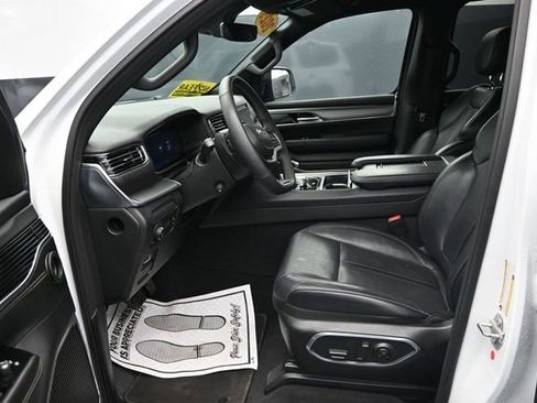 Used 2024 Jeep Wagoneer Series II AWD/4WD image 27