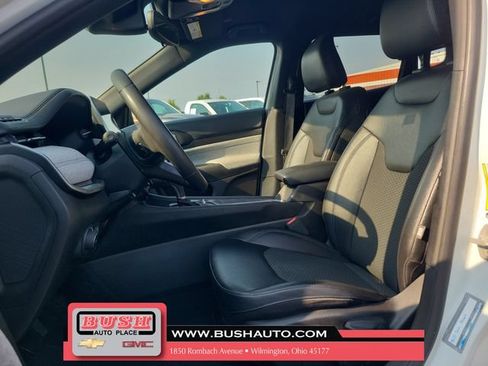 Used 2024 Jeep Compass Latitude AWD/4WD image 17
