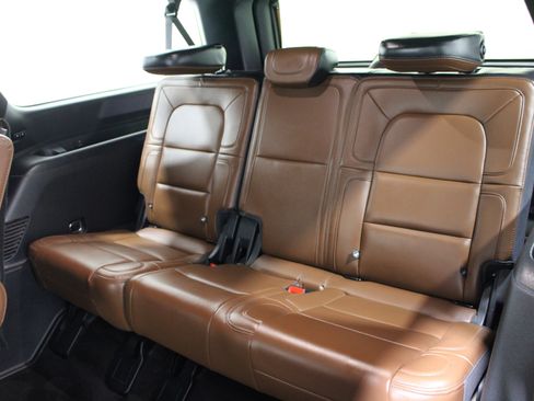 Used 2023 Lincoln Navigator L Reserve AWD/4WD image 21