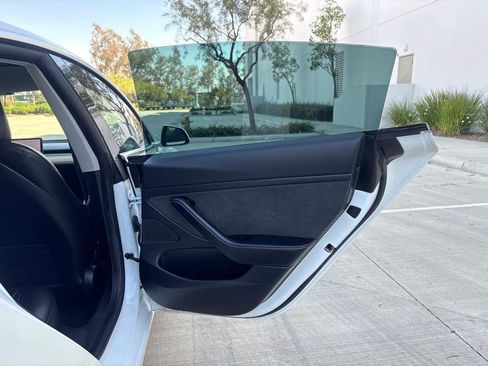 Used 2020 Tesla Model 3 Standard Range Plus RWD image 12