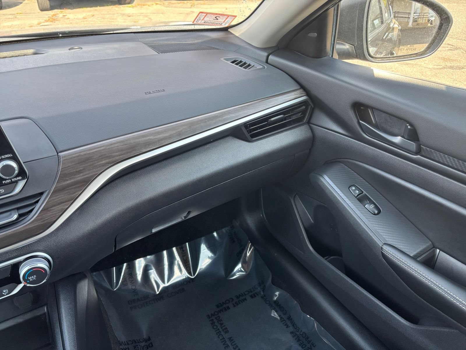 Used 2026 Nissan Altima 2.5 SV FWD image 32