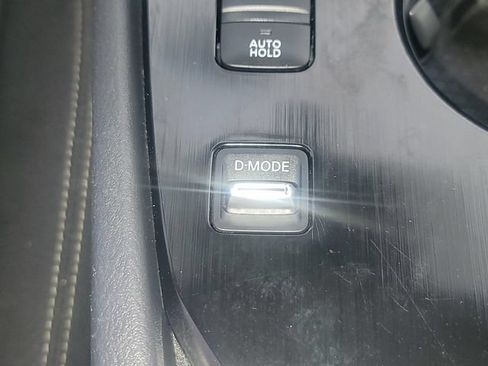 Used 2024 Nissan Rogue S FWD image 27