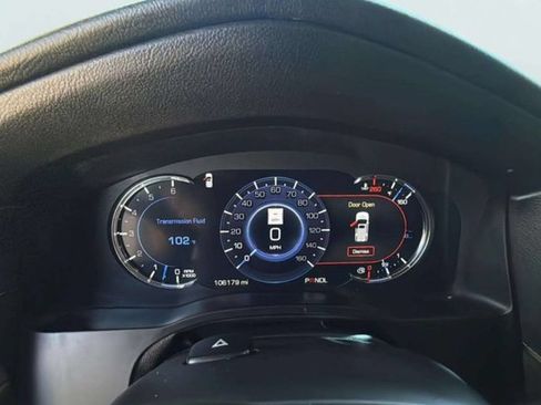 Used 2018 Cadillac Escalade Luxury AWD/4WD image 9