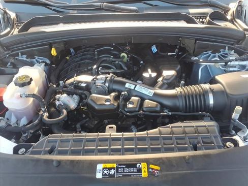 Used 2023 Jeep Grand Cherokee Laredo X image 25