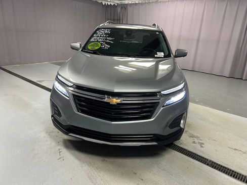 Used 2024 Chevrolet Equinox LT image 2