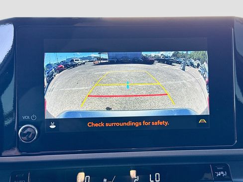 Used 2025 Toyota Camry SE image 32