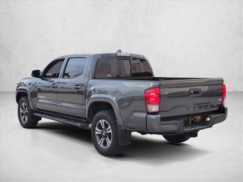 Used 2017 Toyota Tacoma TRD Sport w/ Tow Package RWD image 7