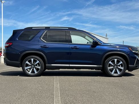 Certified 2024 Honda Pilot Elite image 2