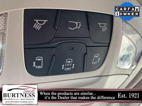 Used 2024 Chrysler Pacifica Touring-L FWD image 46