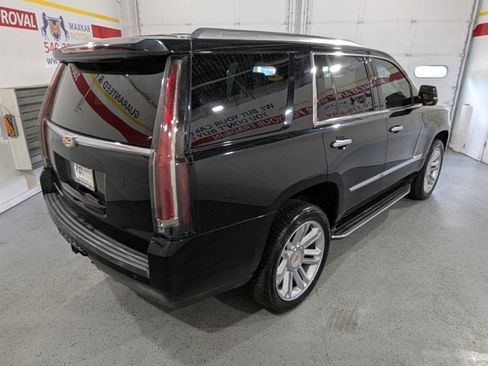 Used 2016 Cadillac Escalade Luxury image 7