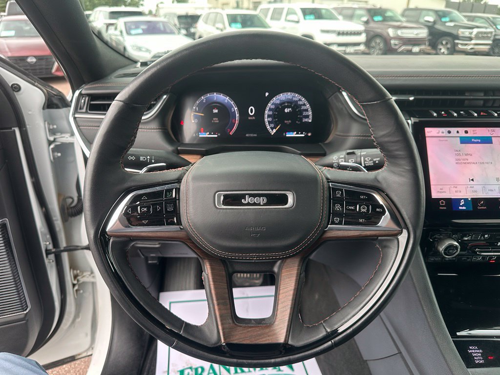 Used 2023 Jeep Grand Cherokee L Summit w/ High Altitude Package AWD/4WD image 14