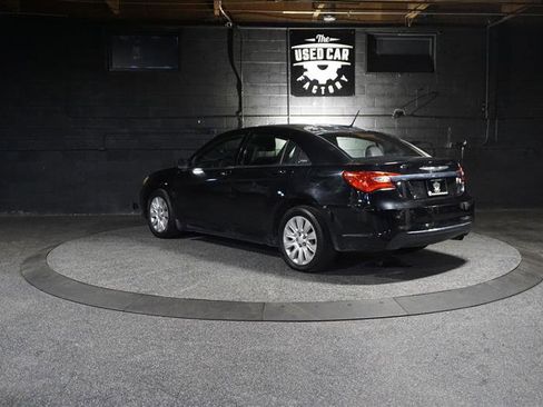Used 2014 Chrysler 200 LX image 3