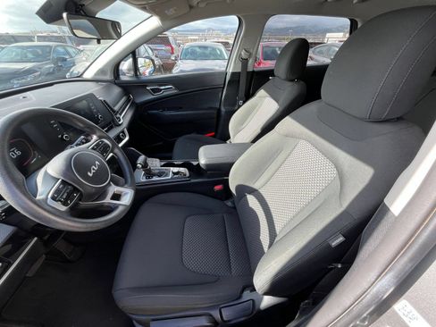 Used 2025 Kia Sportage LX FWD image 25
