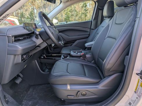 New 2026 Ford Mustang Mach-E Premium image 18