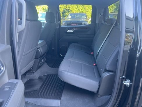 New 2026 GMC Sierra 1500 SLE image 17