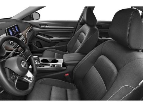Used 2024 Nissan Altima 2.5 SV FWD image 12