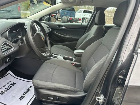 Used 2017 Chevrolet Cruze LT w/ Convenience Package image 9
