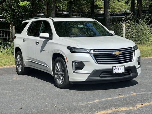 Used 2022 Chevrolet Traverse Premier AWD/4WD image 1
