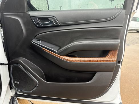 Used 2017 Chevrolet Suburban Premier image 21
