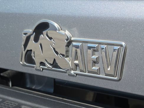 Used 2024 GMC Sierra 2500 AT4X w/ AT4X AEV Edition AWD/4WD image 33