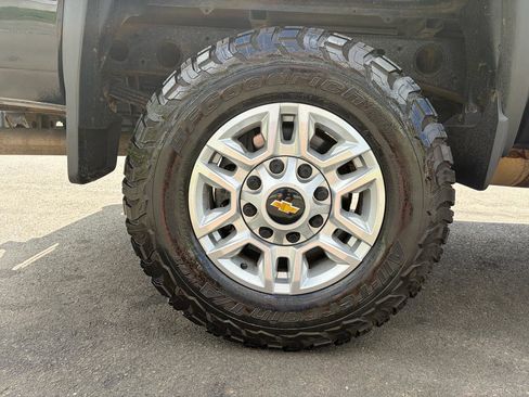 Used 2015 GMC Sierra 2500 SLE w/ SLE Preferred Package AWD/4WD image 17