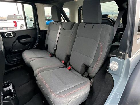 Used 2025 Jeep Wrangler Unlimited Rubicon image 26