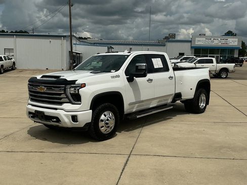 Used 2024 Chevrolet Silverado 3500 High Country w/ High Country Premium Package AWD/4WD image 1